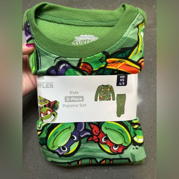 Nickelodeon Kids' 2-Piece Teenage Mutant Ninja Turtles Pajama Set - Picture 4 of 11